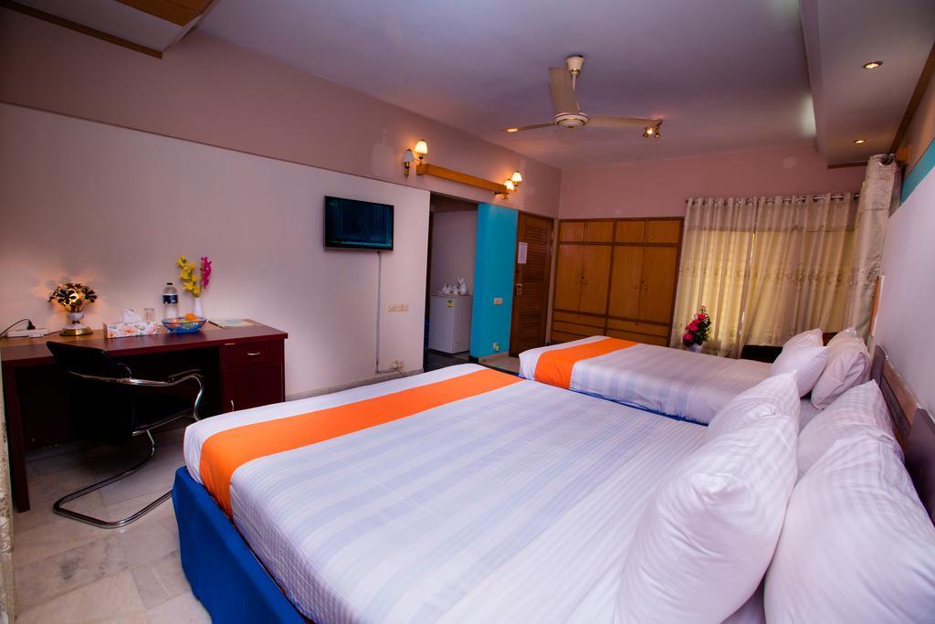 Hotel Golden Deer Dhaka Exteriör bild