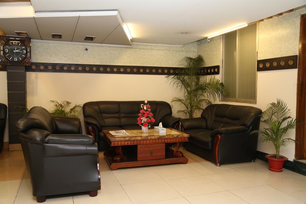 Hotel Golden Deer Dhaka Exteriör bild