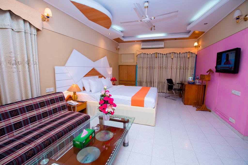 Hotel Golden Deer Dhaka Exteriör bild