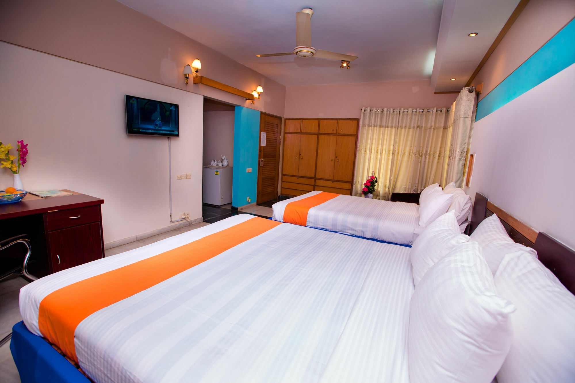 Hotel Golden Deer Dhaka Exteriör bild