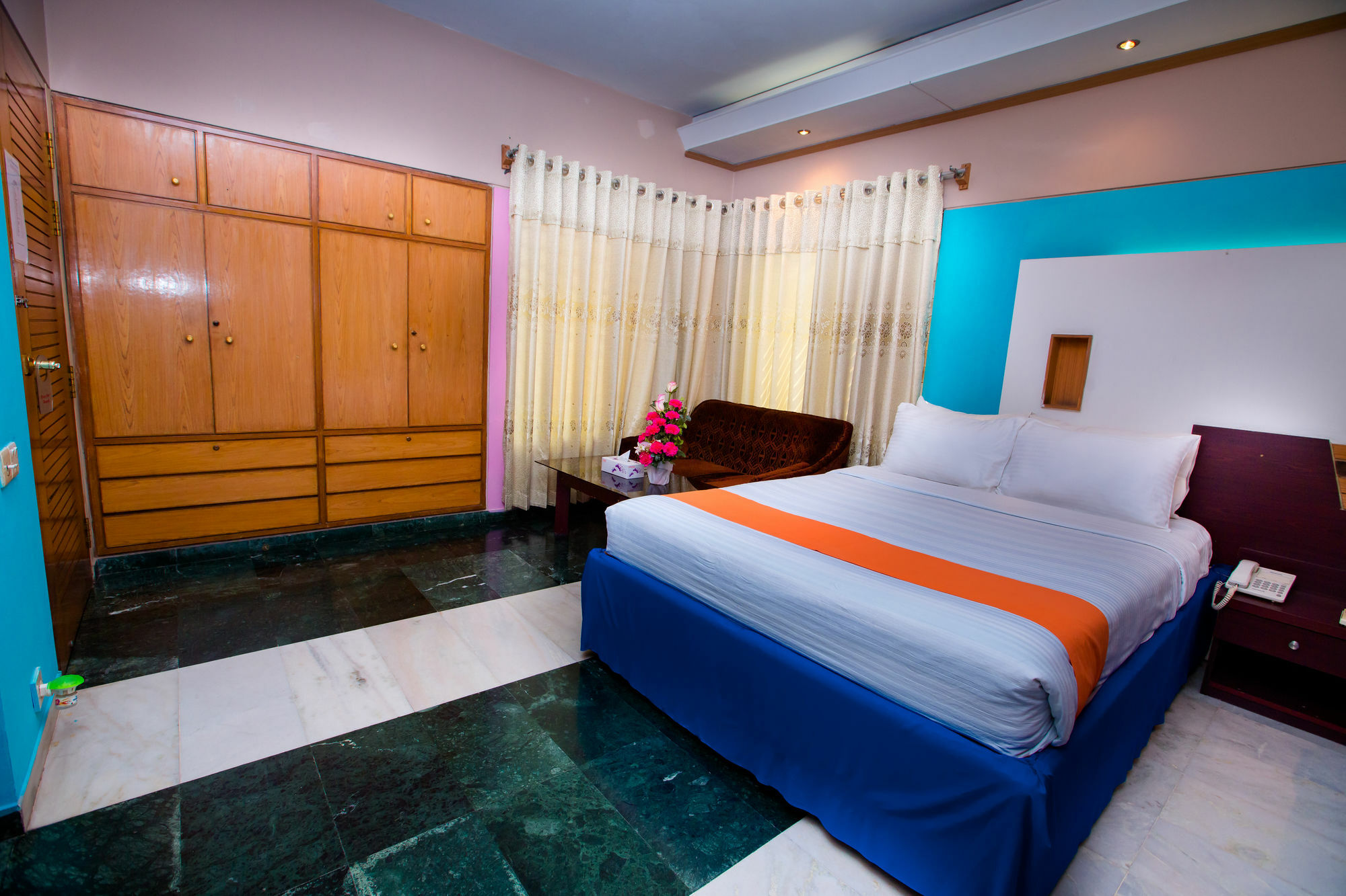Hotel Golden Deer Dhaka Exteriör bild